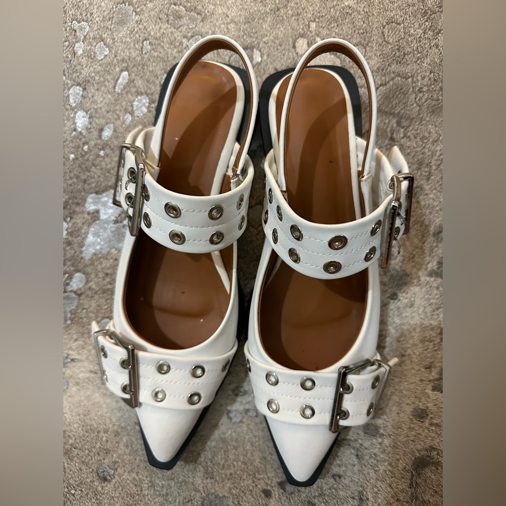 Buckle Flats - Picture 4 of 5
